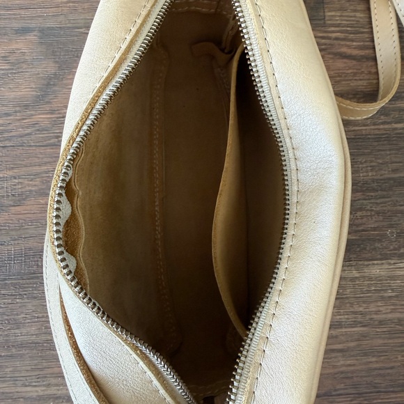 Portland Leather Tan Crossbody Bag with Luxurious Leather Finish - Pre-owned - Picture 9 of 10